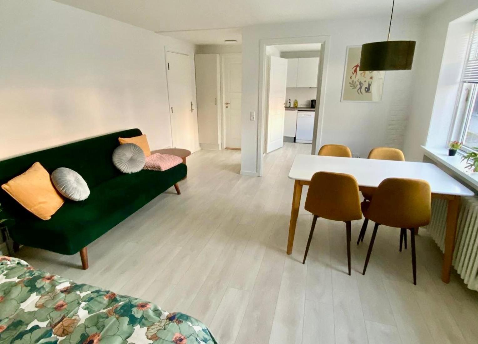 5 Minute Walk To Lego House - 50M2 Cozy Apartment- D Unit 比隆 外观 照片